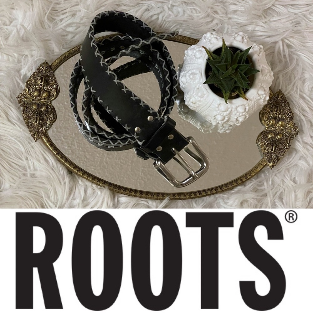 ROOTS 🇨🇦 black leather belt with silver buckle and  contrast cross stitching